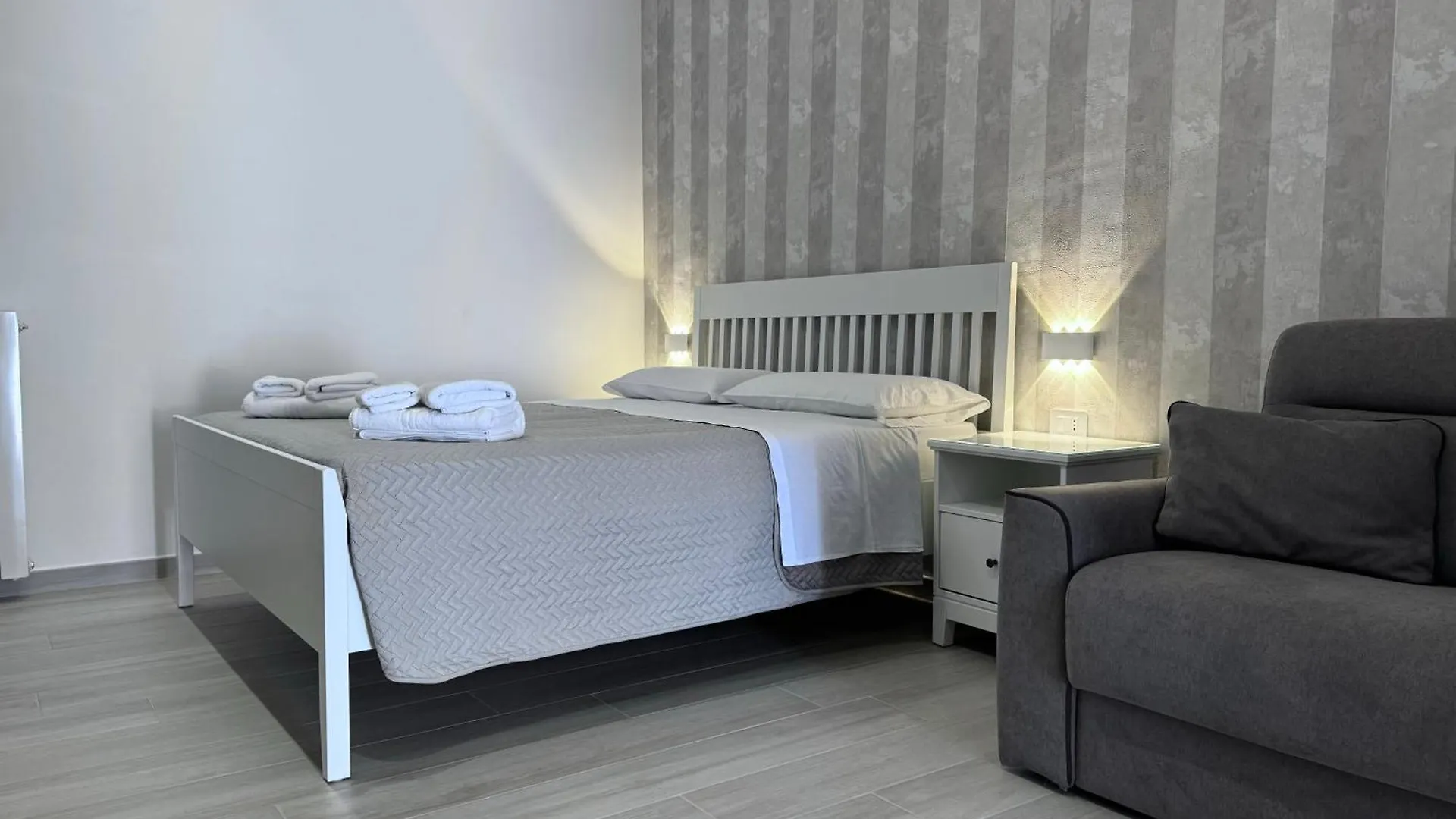 Home-Carrara Naples