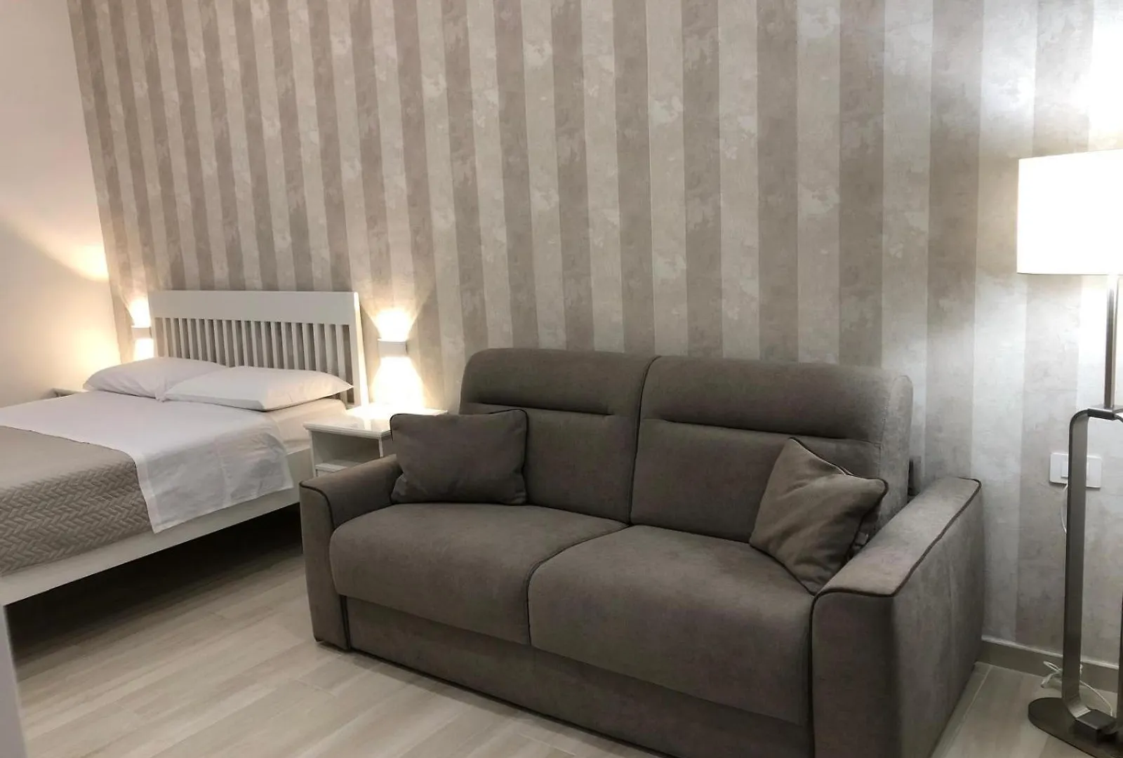 Home-Carrara Naples Apartment